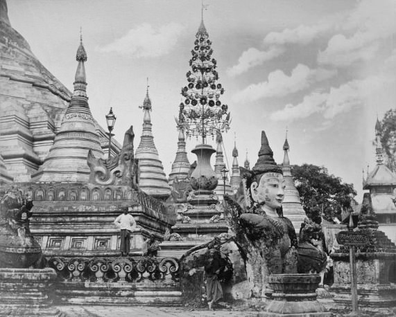 Deux nouvelles expositions au Musée Guimet - Images birmanes, trésors photographiques et carte blanche à Jayashree Chakravarty