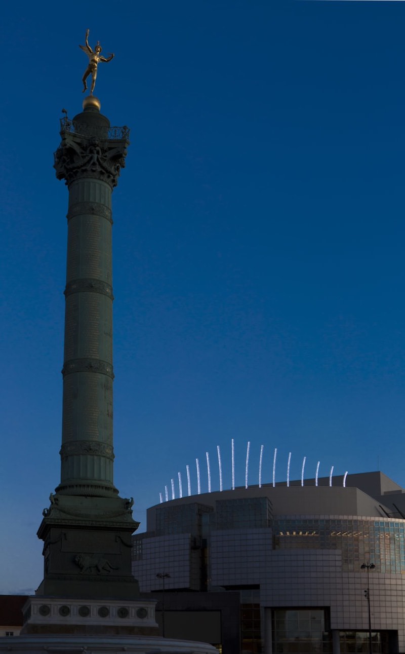 Installations de Claude Lévêque à l'Opéra Garnier et l'Opéra Bastille