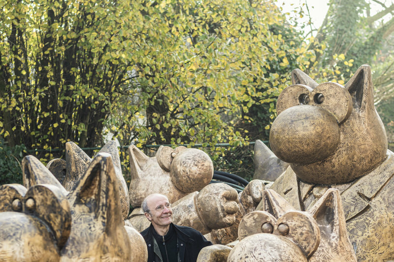 Le Cat Walks exhibition on the Champs-Élysées until 9th June 2021