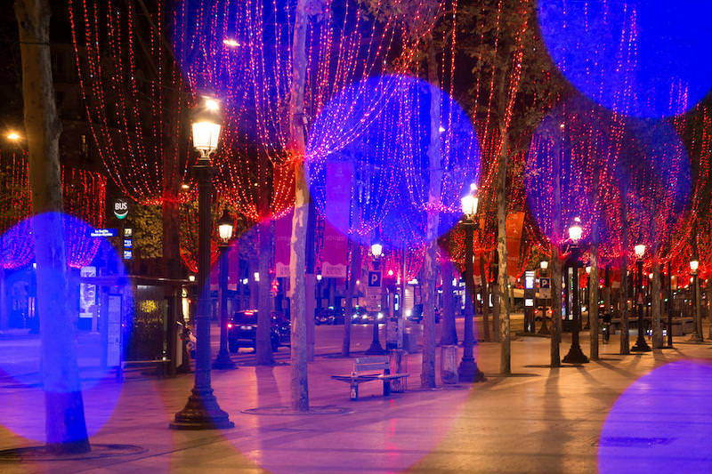Les Champs-Élysées illuminés pour Noël du 21 novembre 2021 au 9 janvier 2022
